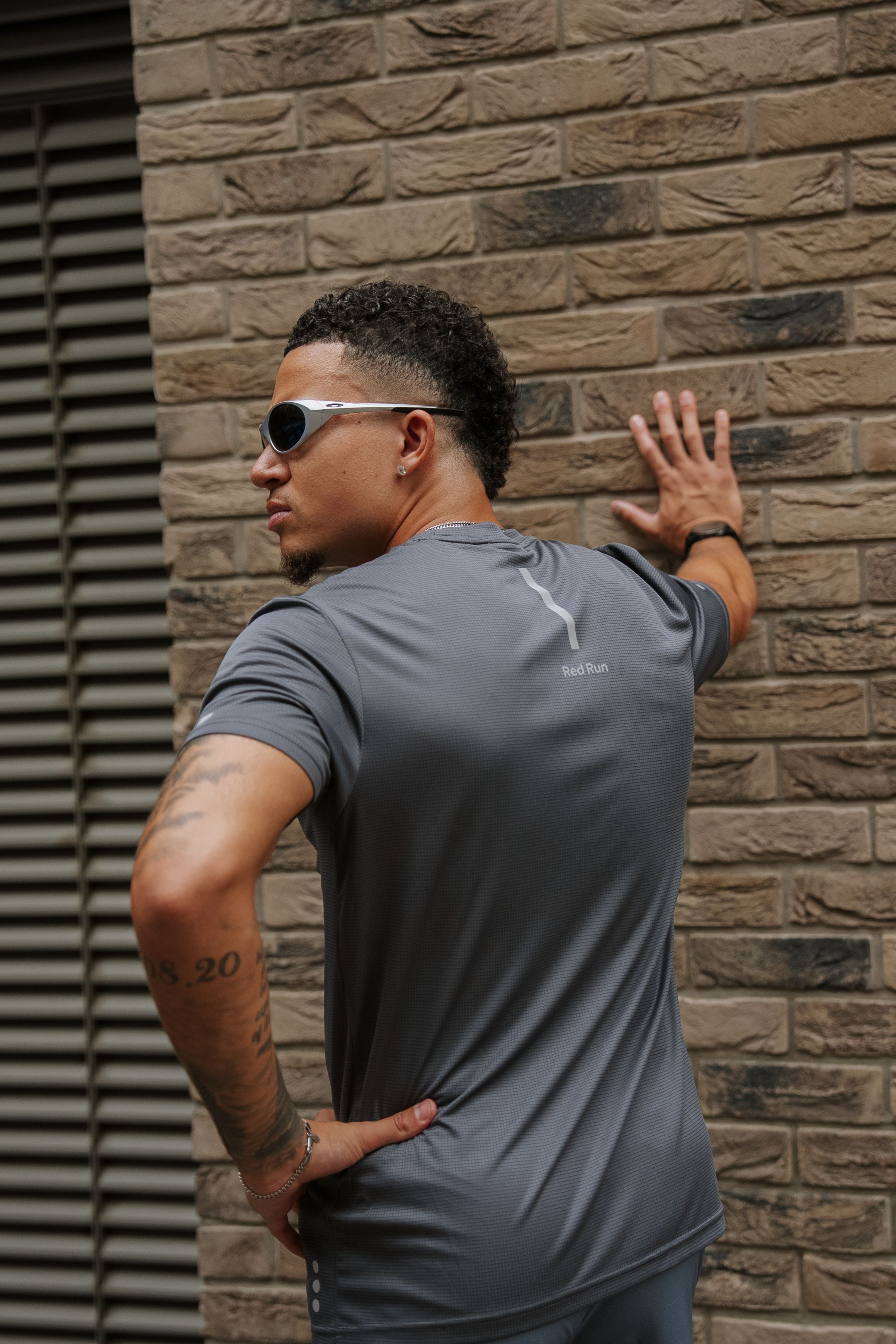 Men's Technical Runner Tee - Charcoal