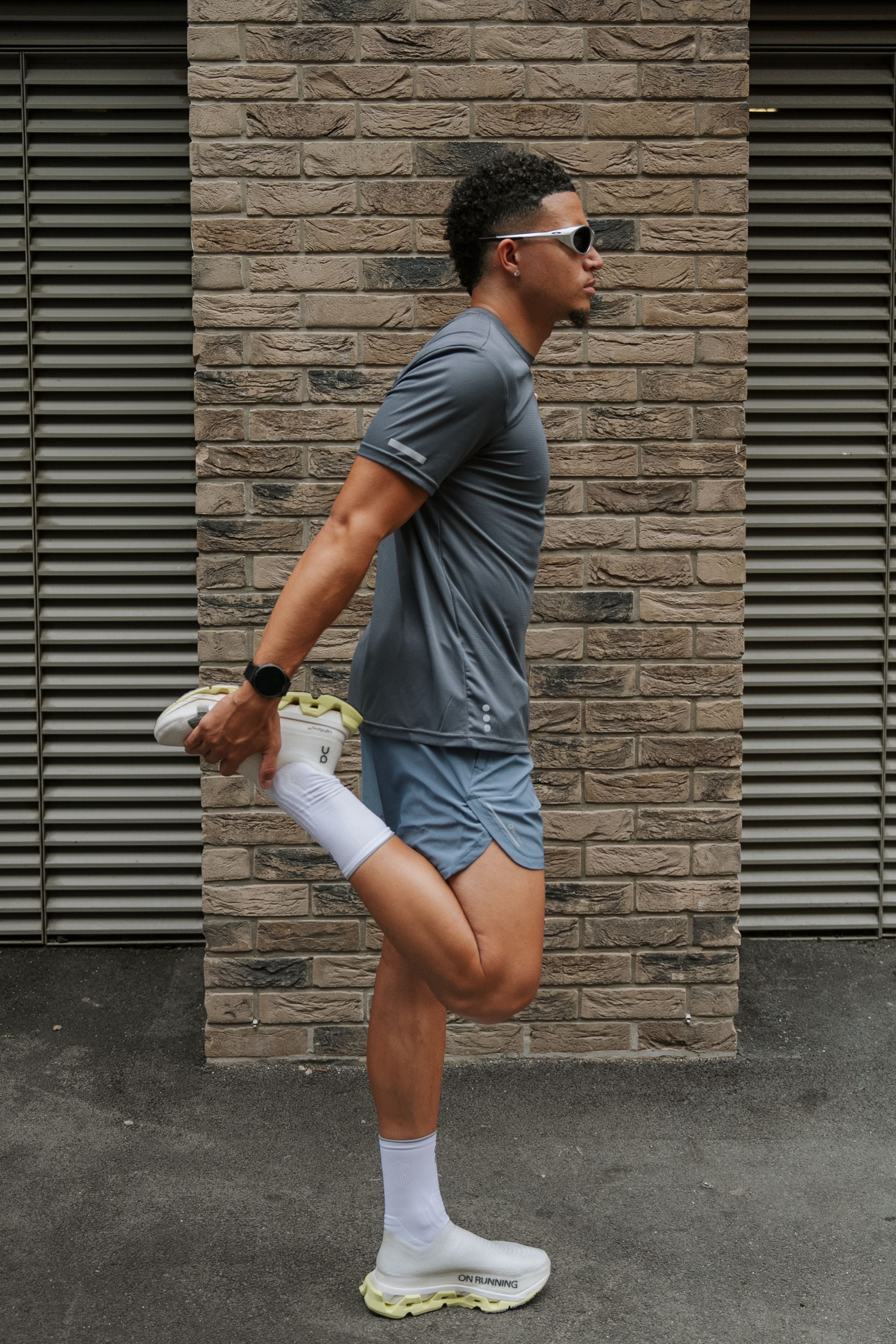 RedRun Men's Technical Runner Tee in Charcoal