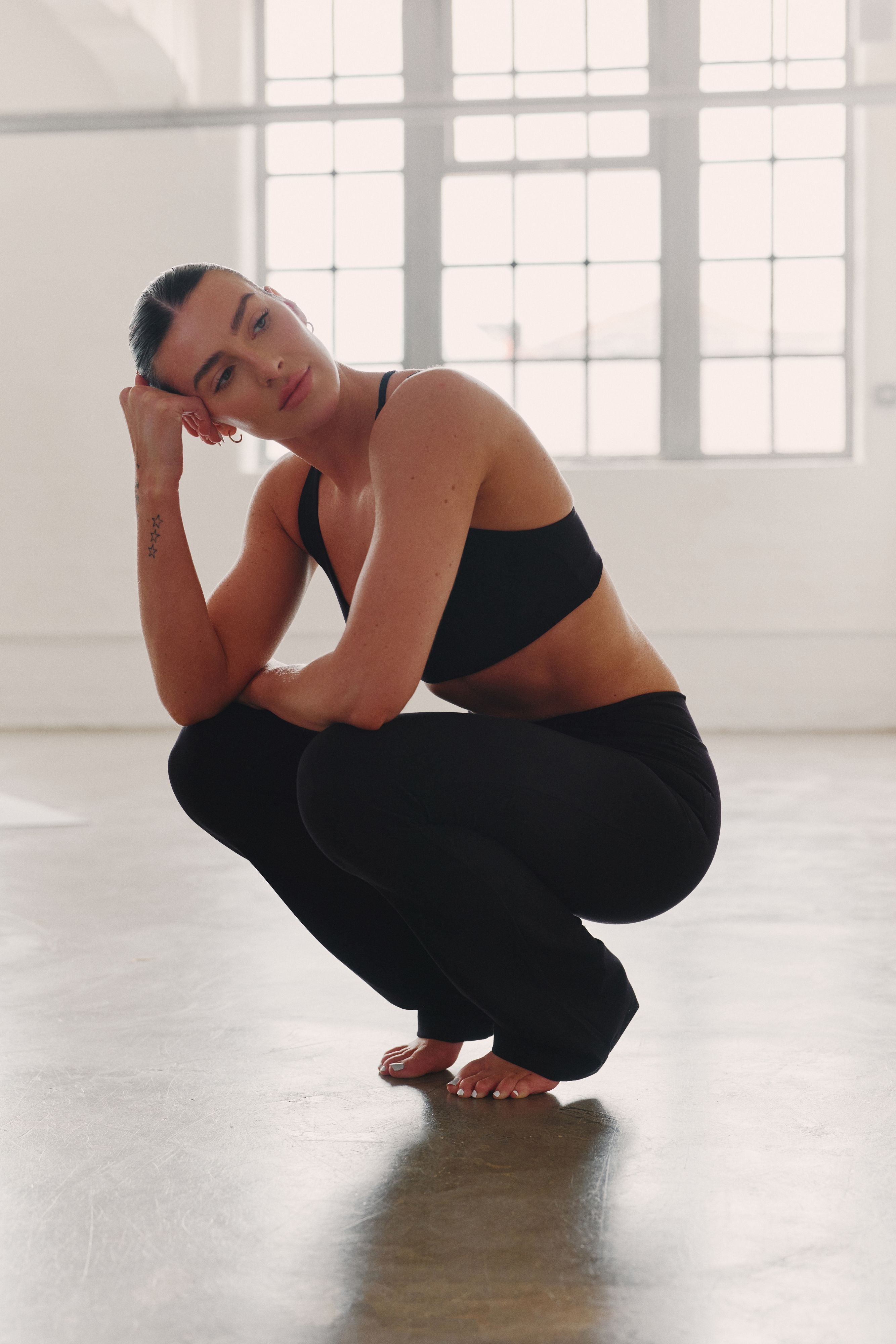 Active Elevate Wrap Flared Legging - Black