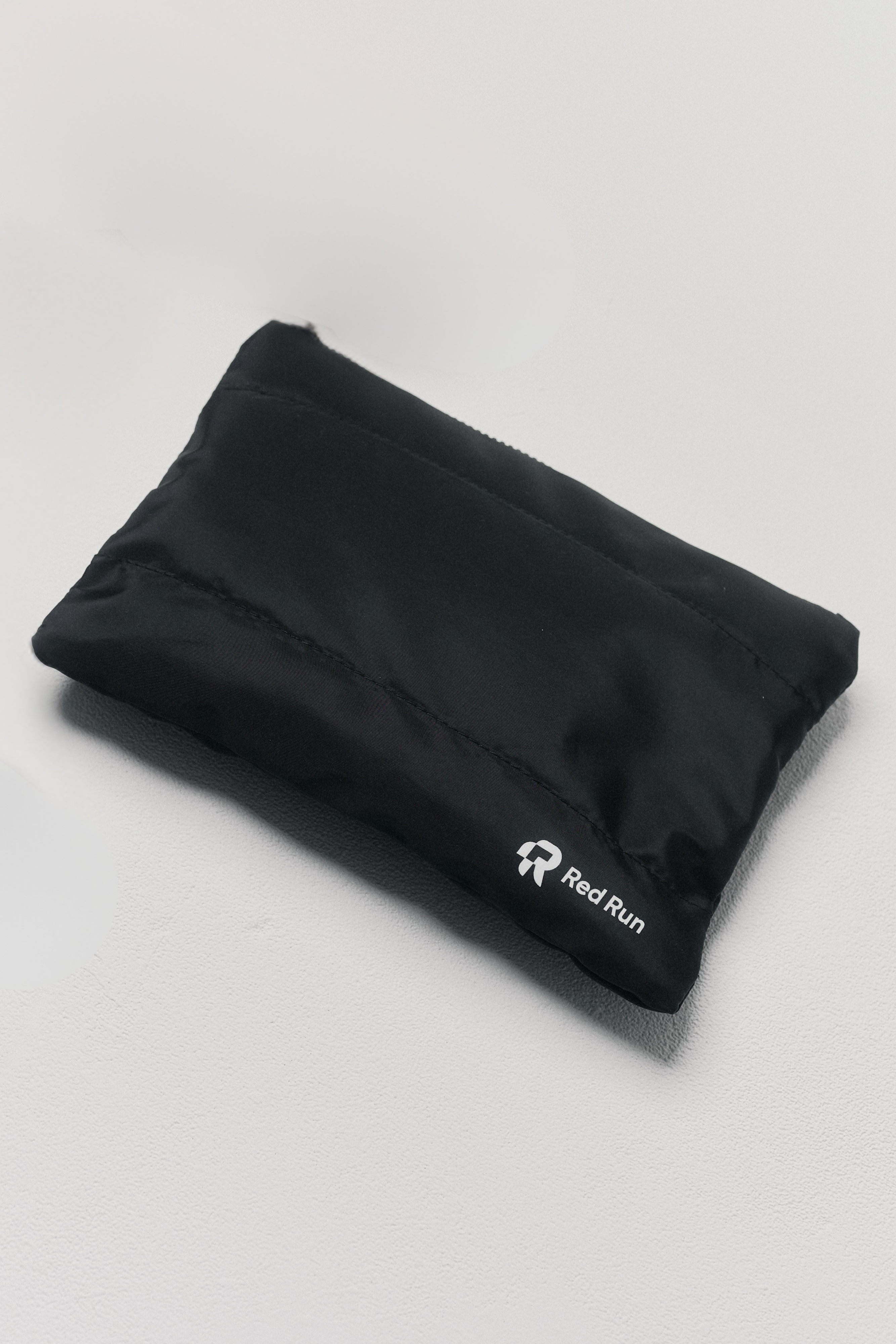 Red Run Puffer Pouch - Black